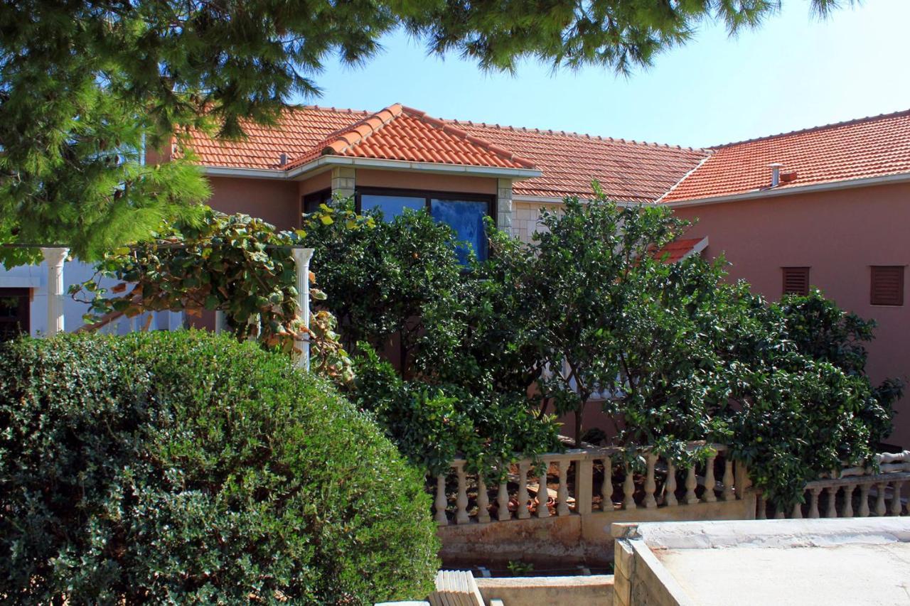 Apartments With A Parking Space Zavalatica, Korcula - 4453 Exterior photo