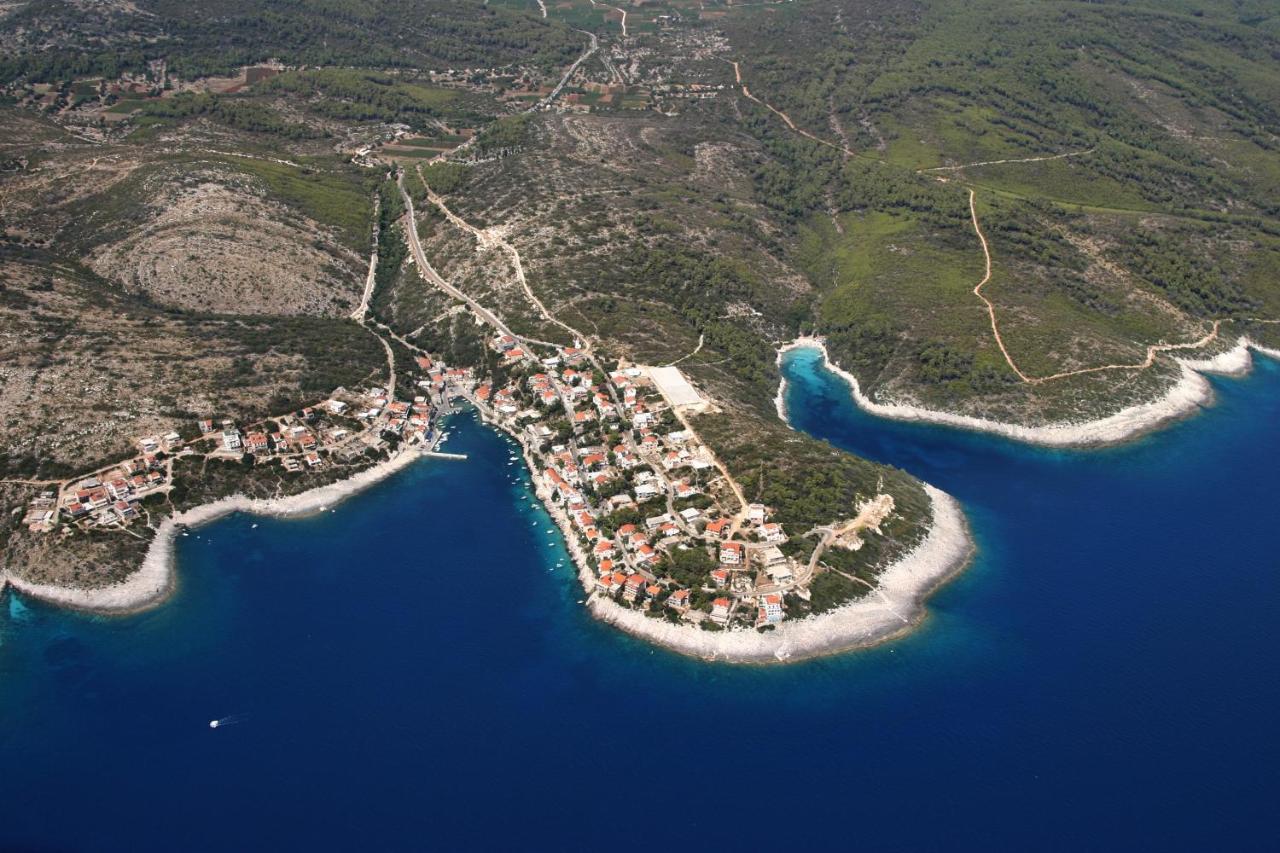 Apartments With A Parking Space Zavalatica, Korcula - 4453 Exterior photo