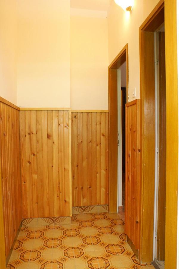 Apartments With A Parking Space Zavalatica, Korcula - 4453 Exterior photo