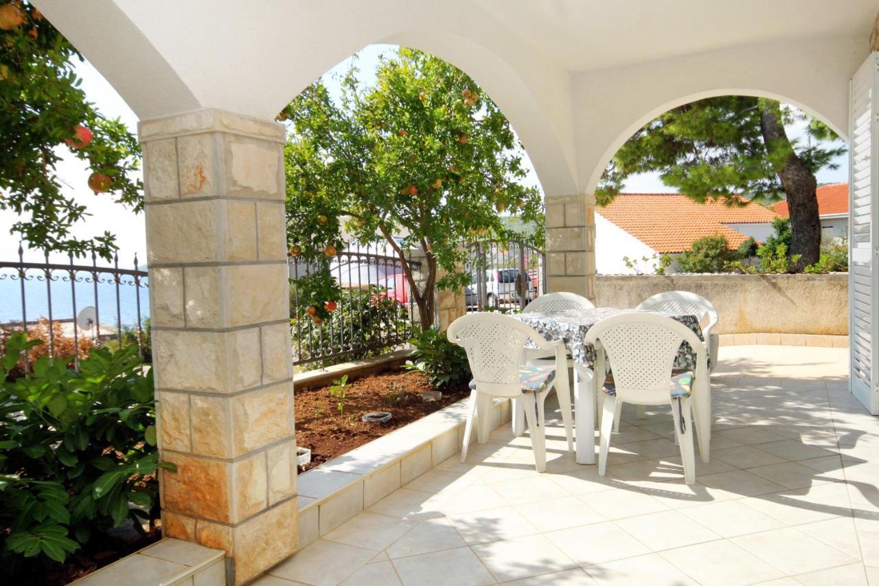 Apartments With A Parking Space Zavalatica, Korcula - 4453 Exterior photo