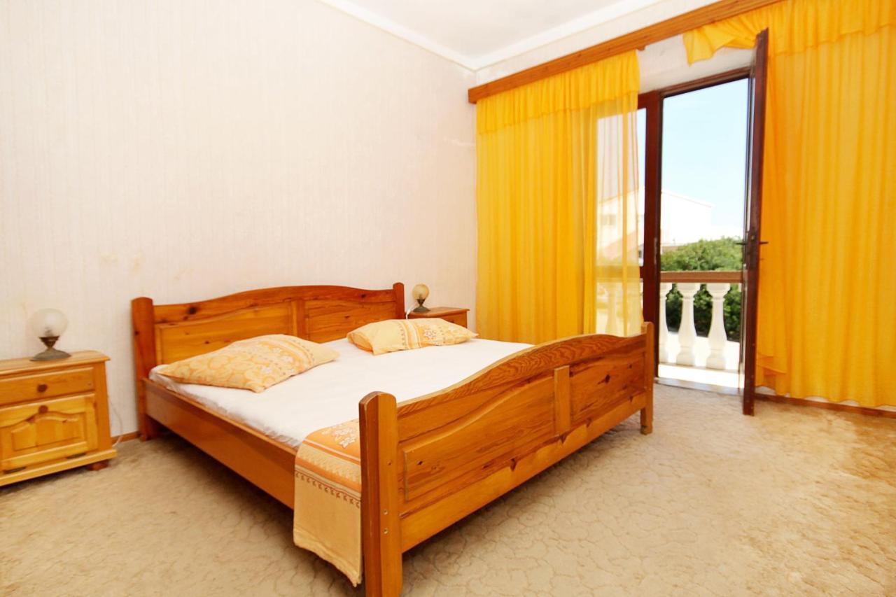 Apartments With A Parking Space Zavalatica, Korcula - 4453 Exterior photo
