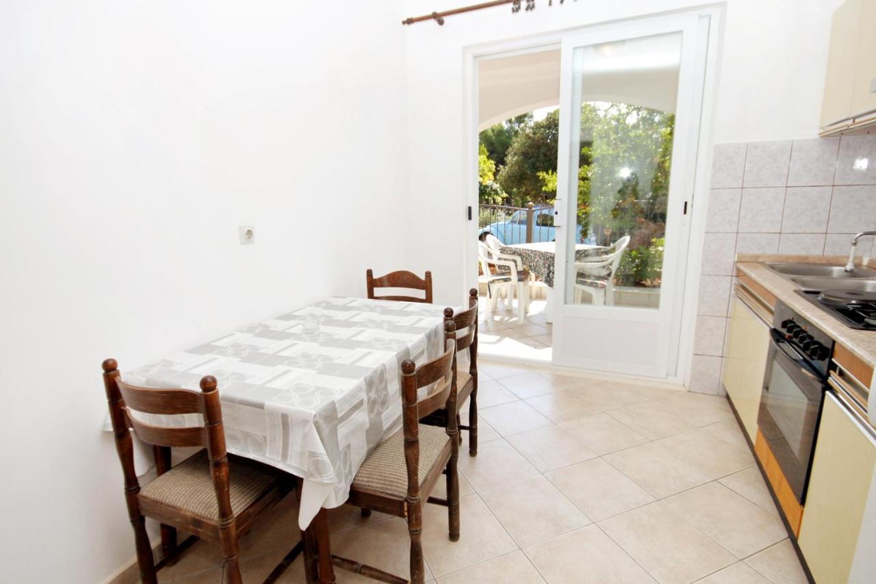 Apartments With A Parking Space Zavalatica, Korcula - 4453 Exterior photo